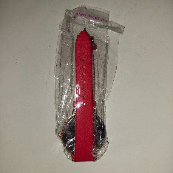 Red Faux Leather Strap Watch - Picture 10 of 11